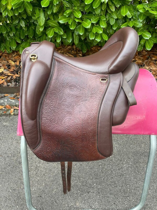Iberosattel Doma Classica moro 18 Baroque saddle