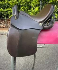 Sommer Evolution 17″ brown trail riding saddle