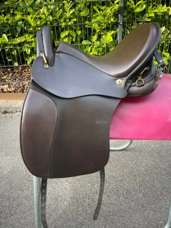 Sommer Evolution 17″ brown trail riding saddle