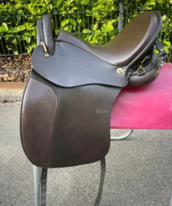 Sommer Evolution 17″ brown trail riding saddle